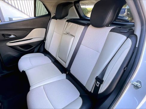 Used 2021 Buick Encore Preferred w/ Safety Package image 20