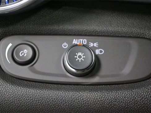 New 2026 Chevrolet Trax LT w/ Driver Confidence Package image 15