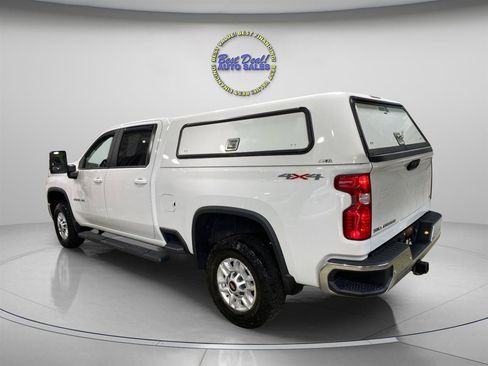 Used 2021 Chevrolet Silverado 2500 LT w/ Convenience Package AWD/4WD image 2