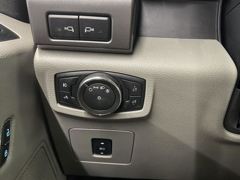 Used 2016 Ford F150 XLT w/ Equipment Group 302A Luxury image 12