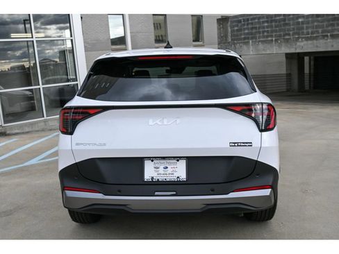 New 2026 Kia Sportage EX image 6