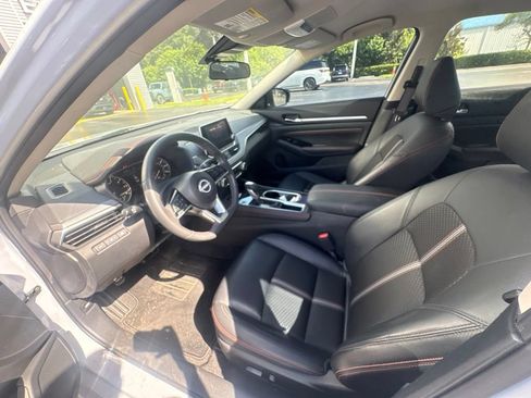 Used 2023 Nissan Altima 2.5 SR FWD image 6