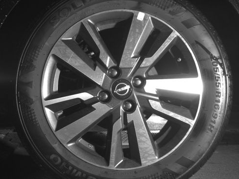 Used 2025 Nissan Versa SV FWD image 14