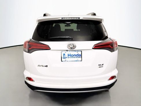 Used 2018 Toyota RAV4 XLE AWD/4WD image 6