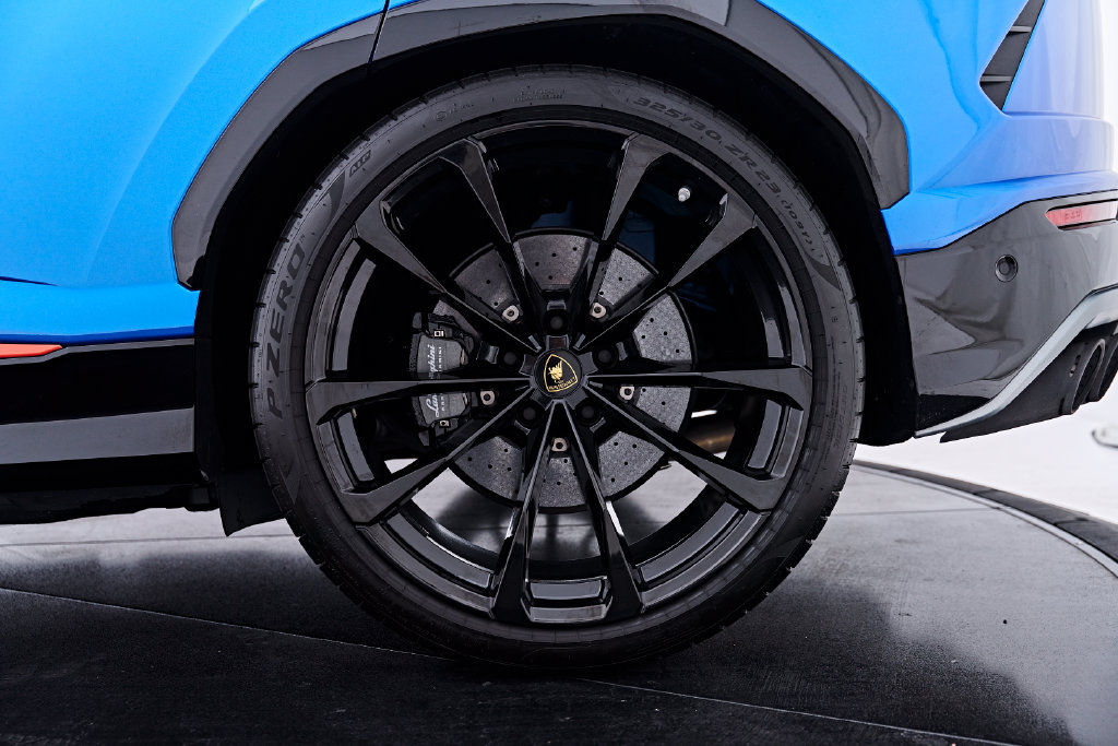 Used 2020 Lamborghini Urus AWD/4WD image 25