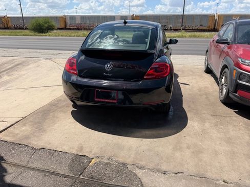 Used 2013 Volkswagen Beetle Turbo FWD image 16