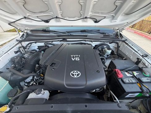 Used 2012 Toyota Tacoma 4x4 Double Cab w/ SR5 Pkg image 19