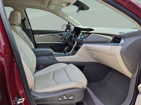 Used 2017 Cadillac XT5 Luxury w/ Driver Awareness Package FWD image 20