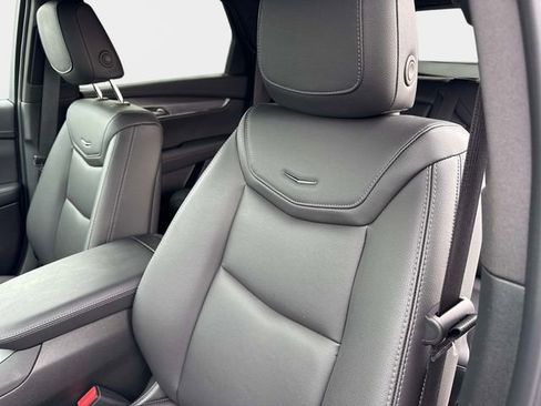 New 2025 Cadillac XT5 Luxury image 17