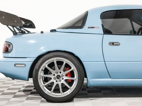 Used 1992 MAZDA MX-5 Miata RWD image 2