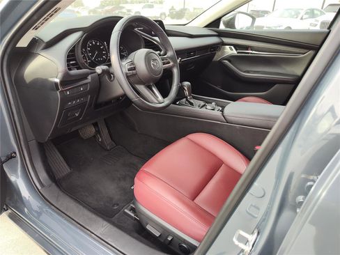 Used 2022 MAZDA MAZDA3 s image 2