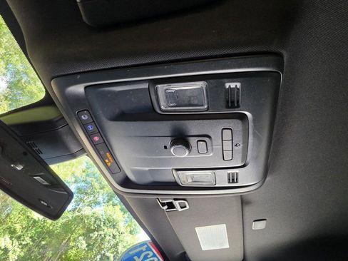 Used 2021 Chevrolet Tahoe LT image 28