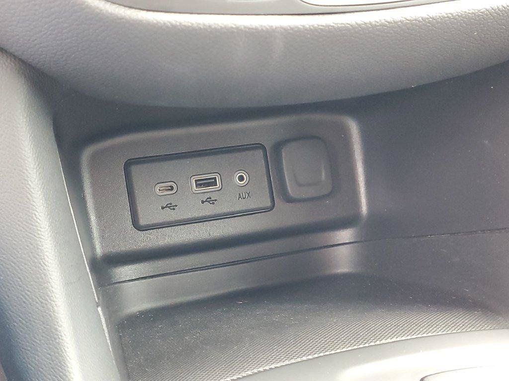 Used 2024 Chevrolet Equinox LT FWD image 17