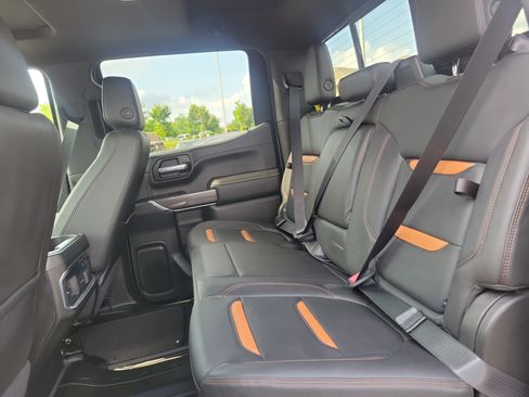 Used 2021 GMC Sierra 1500 AT4 w/ AT4 Value Package AWD/4WD image 12
