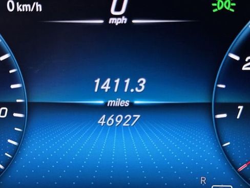 Used 2021 Mercedes-Benz GLC 300 GLC 300 image 30