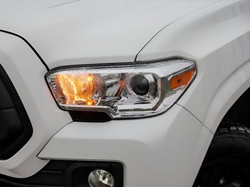 Used 2023 Toyota Tacoma SR AWD/4WD image 3