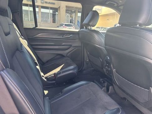 Used 2023 Jeep Grand Cherokee L Laredo image 23