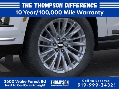 New 2026 Cadillac Escalade Luxury w/ Touring Package AWD/4WD image 12