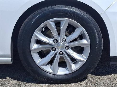 Used 2020 Chevrolet Malibu LT FWD image 9