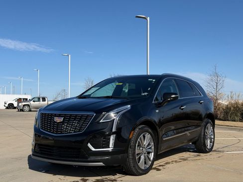 Used 2025 Cadillac XT5 Premium Luxury image 3