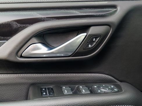 Used 2022 GMC Yukon XL Denali image 17