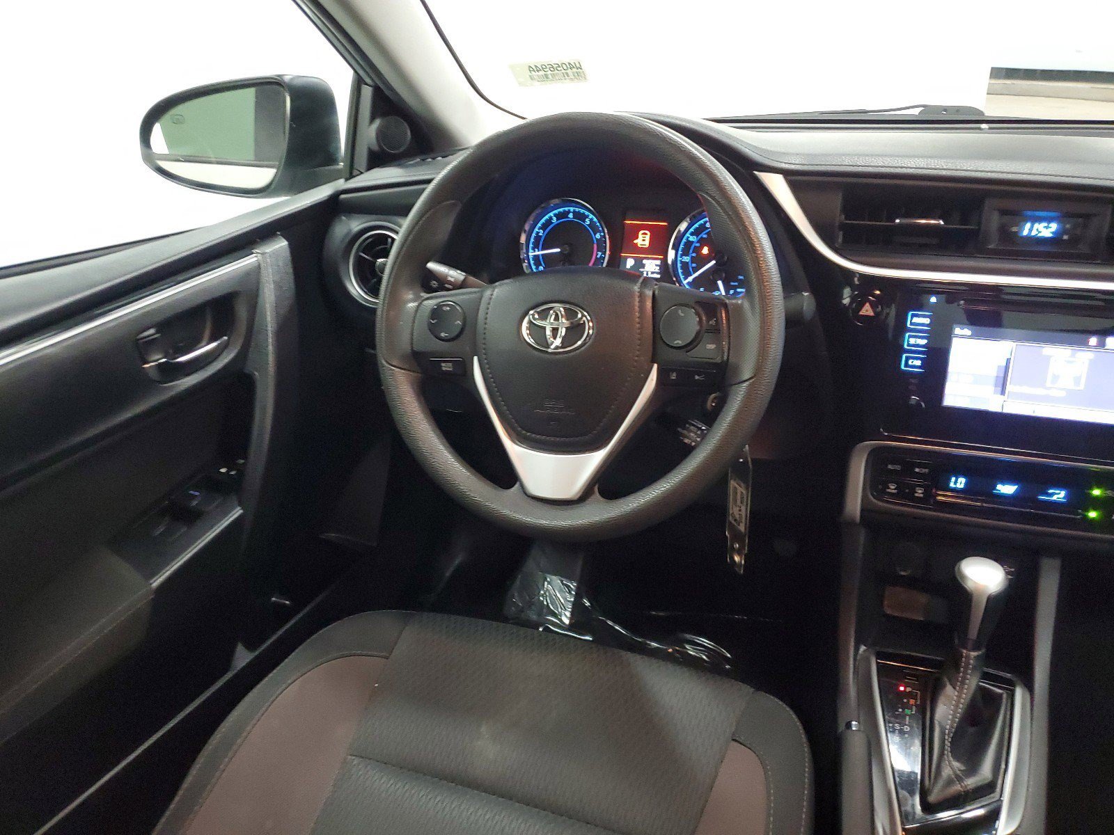 Used 2019 Toyota Corolla LE FWD image 14