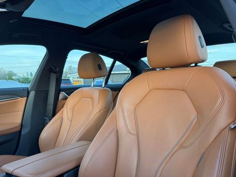 Used 2019 BMW 530i xDrive image 11