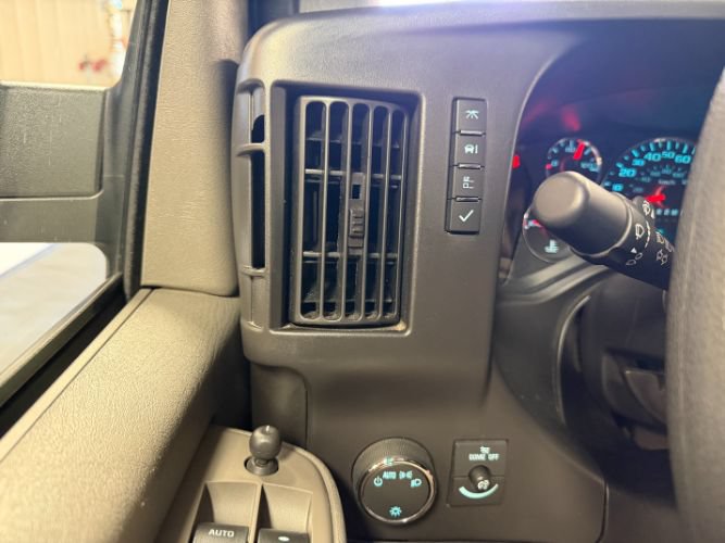 Used 2025 Chevrolet Express 3500 LT w/ LT Preferred Equipment Group RWD image 19