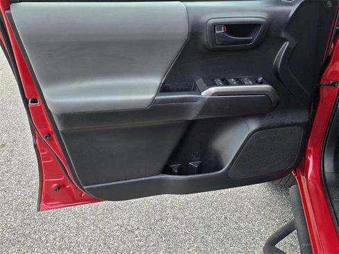Certified 2022 Toyota Tacoma SR5 image 29