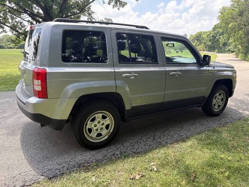 Used 2016 Jeep Patriot Sport w/ Power Value Group AWD/4WD image 9