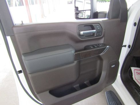 Used 2023 GMC Sierra 3500 Denali w/ Denali Ultimate Package AWD/4WD image 30