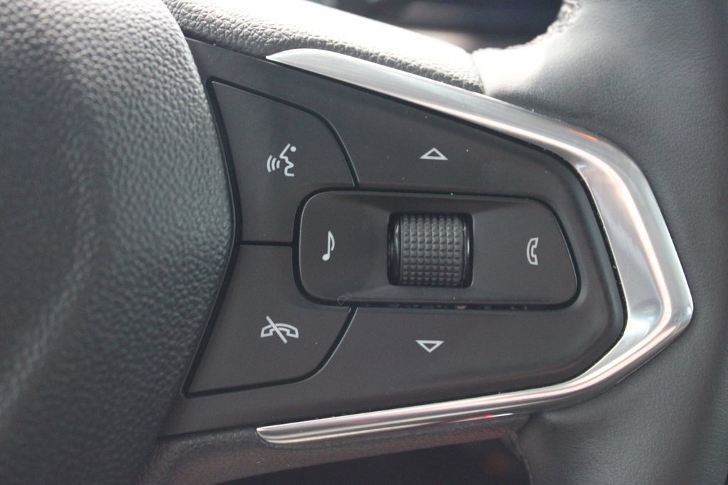 Used 2025 Chevrolet TrailBlazer LT w/ Convenience Package FWD image 21