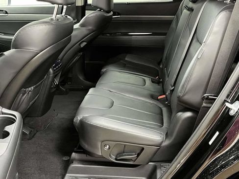 Used 2025 Hyundai Palisade SEL FWD image 19