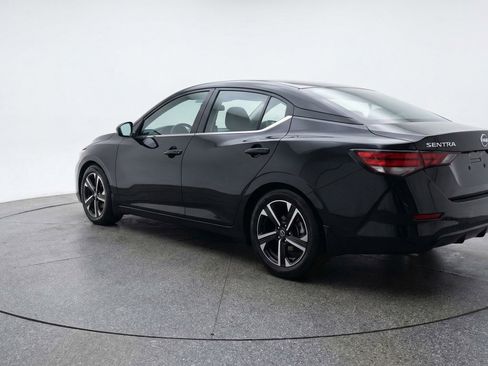 Used 2025 Nissan Sentra SV image 6