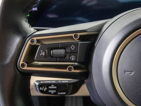 Used 2020 Porsche Taycan Turbo image 19