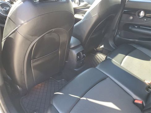 Used 2017 MINI Cooper Clubman S image 11