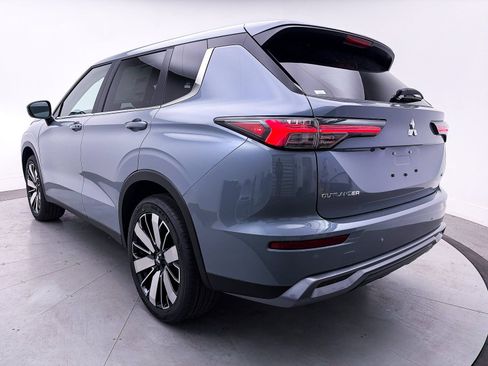 New 2026 Mitsubishi Outlander SE image 4
