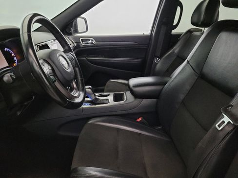 Used 2019 Jeep Grand Cherokee Altitude AWD/4WD image 17
