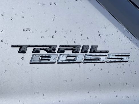 New 2026 Chevrolet Silverado EV Trail Boss w/ Premium Package AWD/4WD image 2