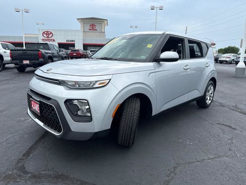 Used 2020 Kia Soul LX FWD image 4