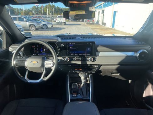 Used 2024 Chevrolet Colorado LT w/ LT Convenience Package image 9