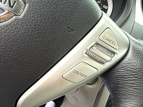 Used 2015 Nissan Sentra SV FWD image 11