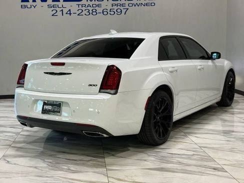 Used 2023 Chrysler 300 Touring L w/ Popular Equipment Group RWD image 6