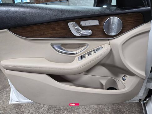Used 2021 Mercedes-Benz C 300 4MATIC Sedan image 8