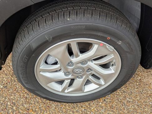 New 2026 Hyundai Venue SE image 20