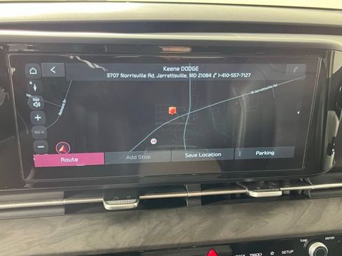 Used 2024 Kia Carnival EX FWD image 12