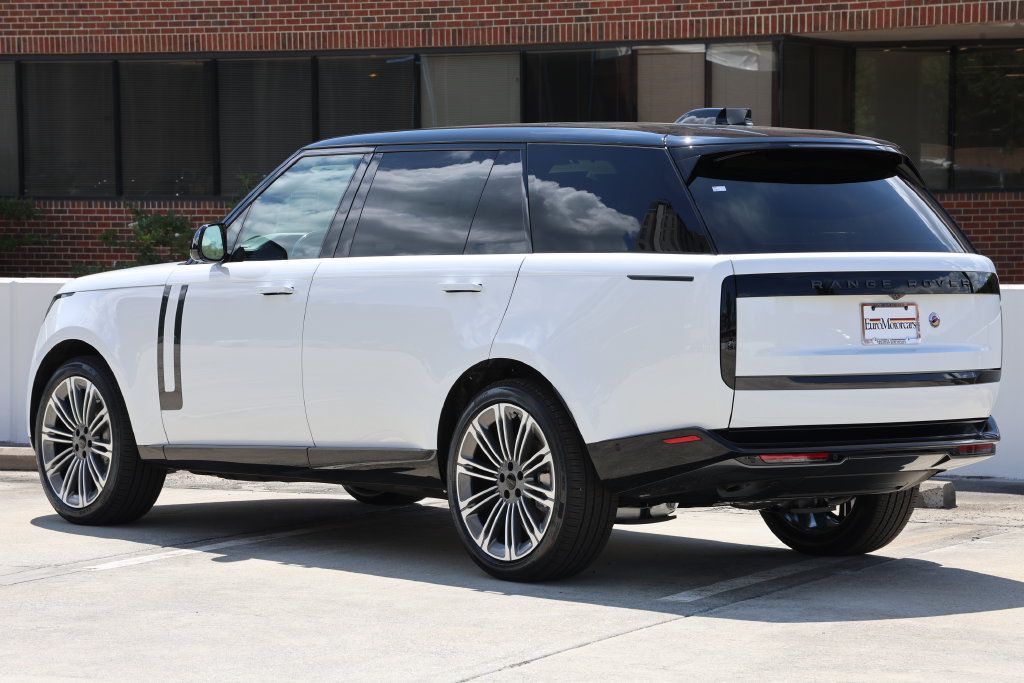 New 2026 Land Rover Range Rover Long Wheelbase SE AWD/4WD image 2