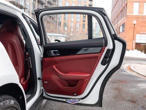 Used 2020 Porsche Panamera 4 w/ Premium Package image 49