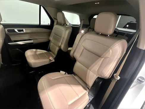 Used 2021 Ford Explorer XLT w/ Equipment Group 202A image 22