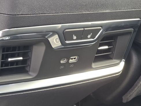 New 2026 GMC Sierra 1500 SLT w/ SLT Premium Package image 7